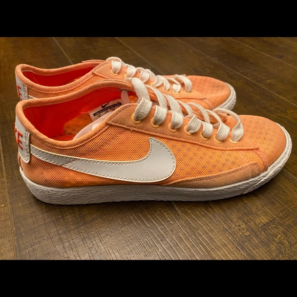 Nike sneaker - Picture 2 of 4